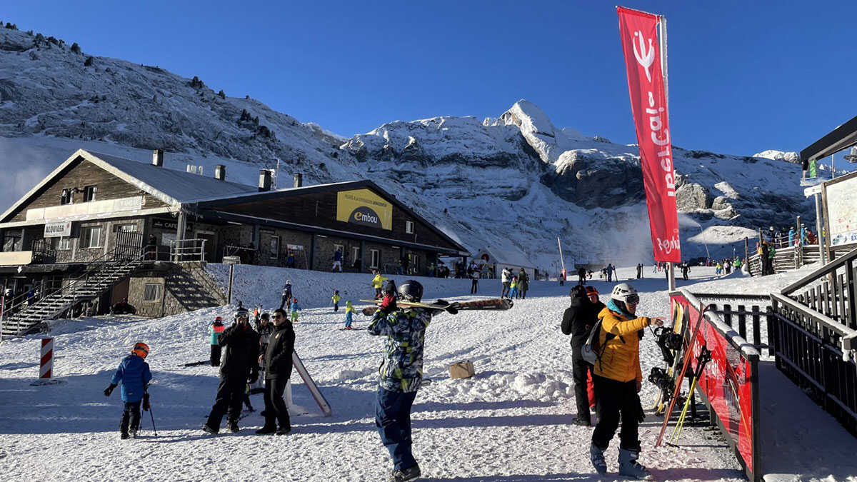Candanchú propose 100 emplois pour la saison de ski 2026-2027 : voici les postes