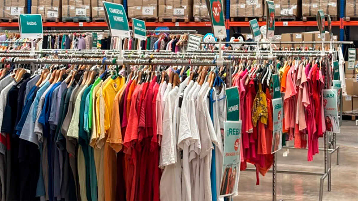 Le bon plan pour les amateurs de mode à Saragosse : vêtements de seconde main, musique et vermouth