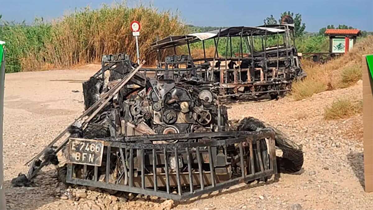 Le train du Galacho de Juslibol entièrement détruit par un incendie