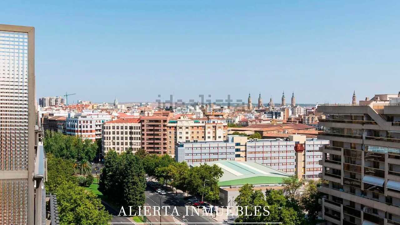 Découvrez cet impressionnant penthouse avec terrasse à vendre sur l’une des avenues les plus célèbres de Saragosse pour 630 000 euros