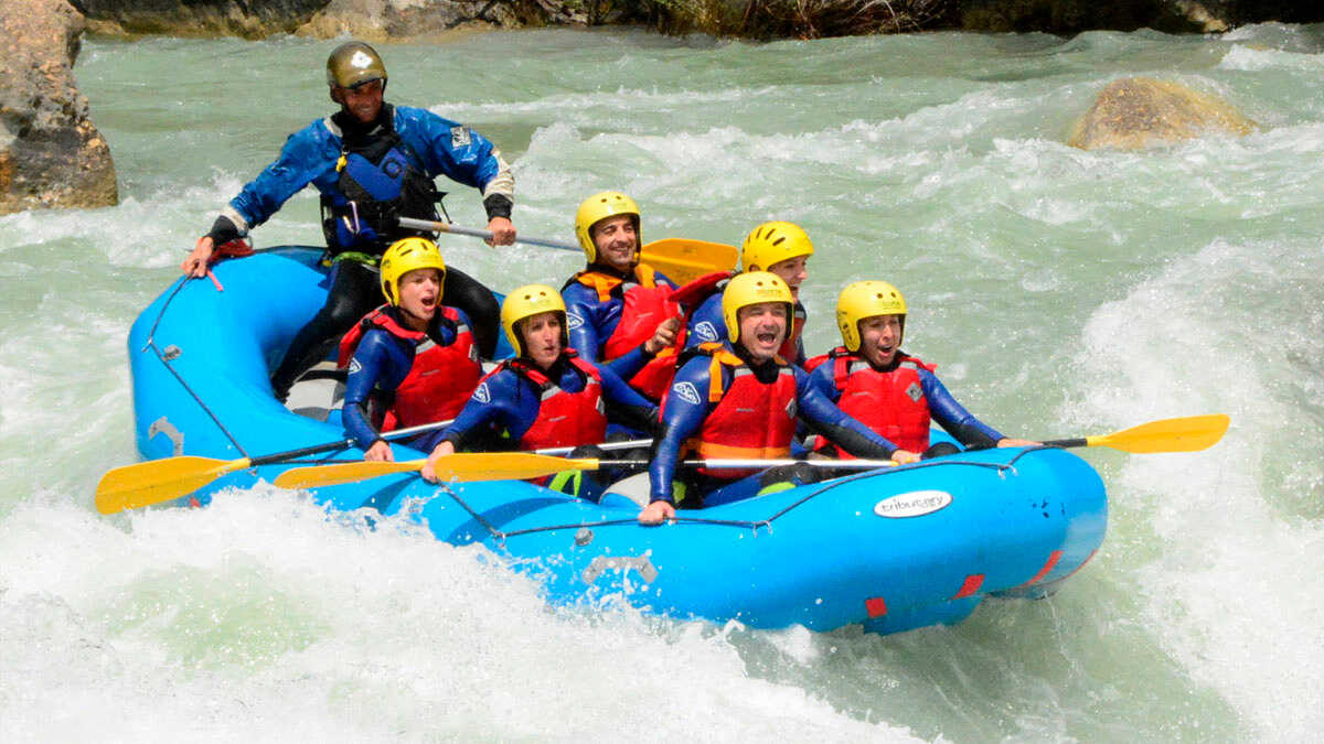 Le paradis du rafting se trouve en Aragon : rapides, nature sauvage et panoramas inoubliables
