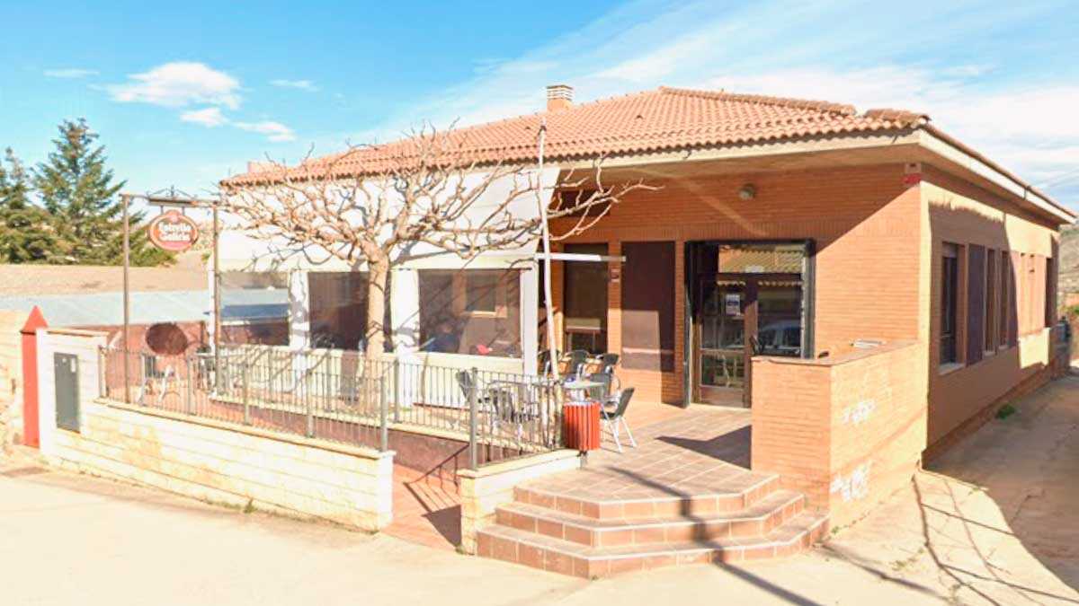 Ils cherchent de nouveaux habitants pour sauver l’unique bar de ce village de Calatayud : 800 euros par an avec logement
