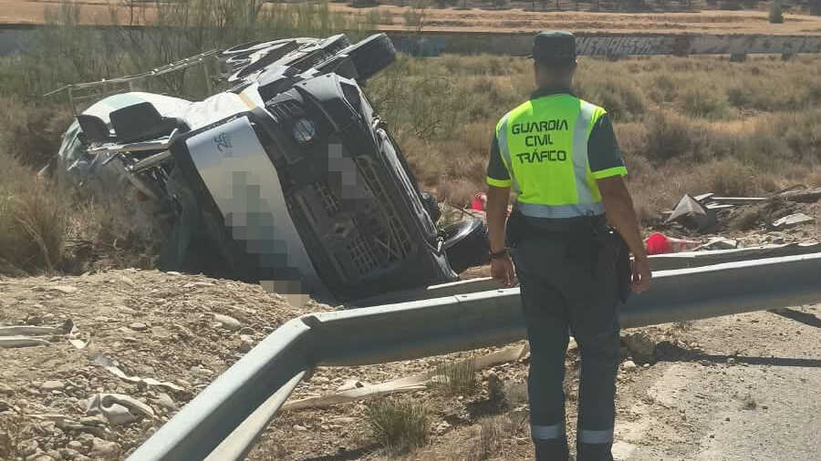 Le conducteur d'une bétonnière blessé après un tonneau à Gurrea de Gállego