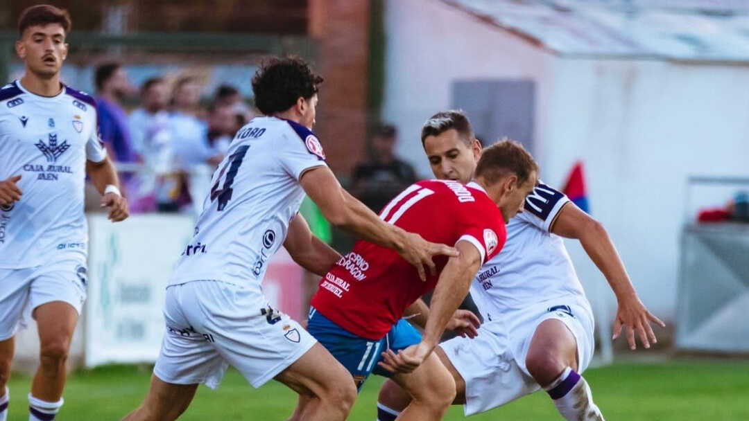 Un C.D. Teruel compétitif s’incline face à l’efficacité du Real Jaén