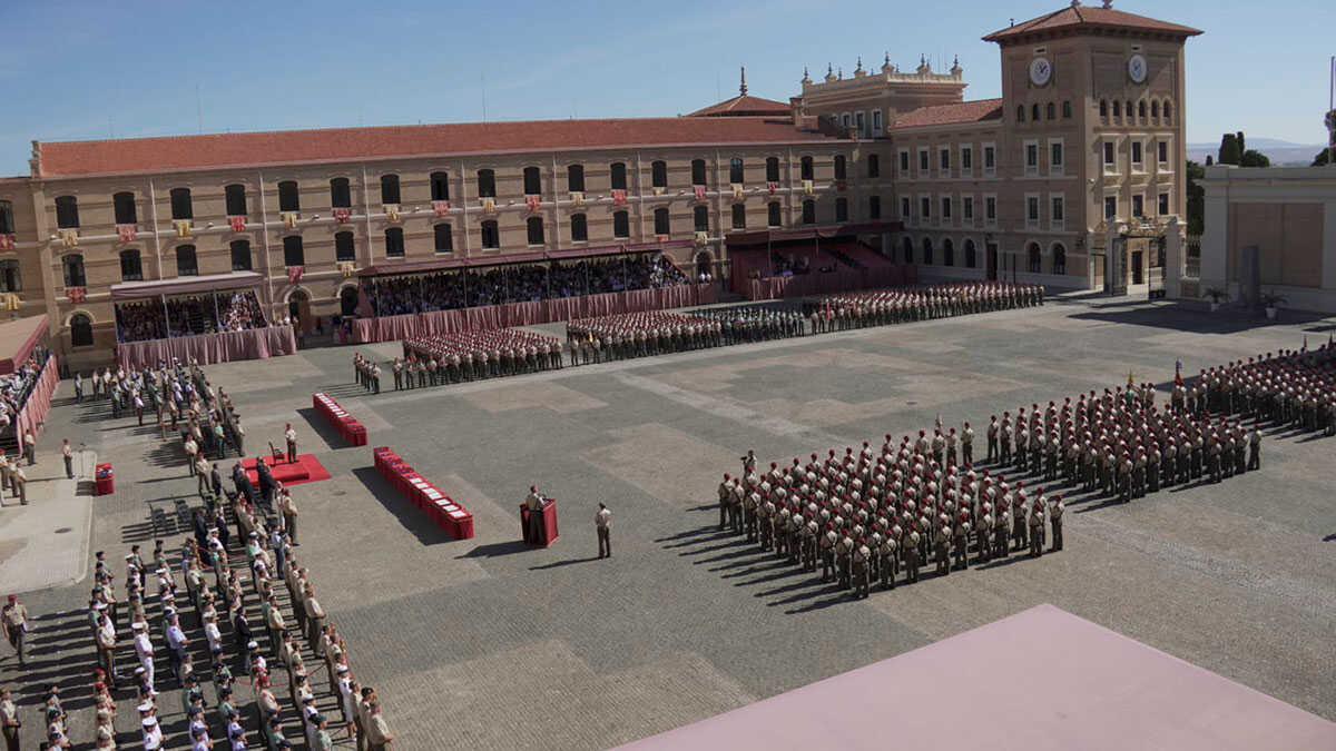 Plus de 300 cadets de l’Académie générale militaire de Zaragoza nommés sous-lieutenants