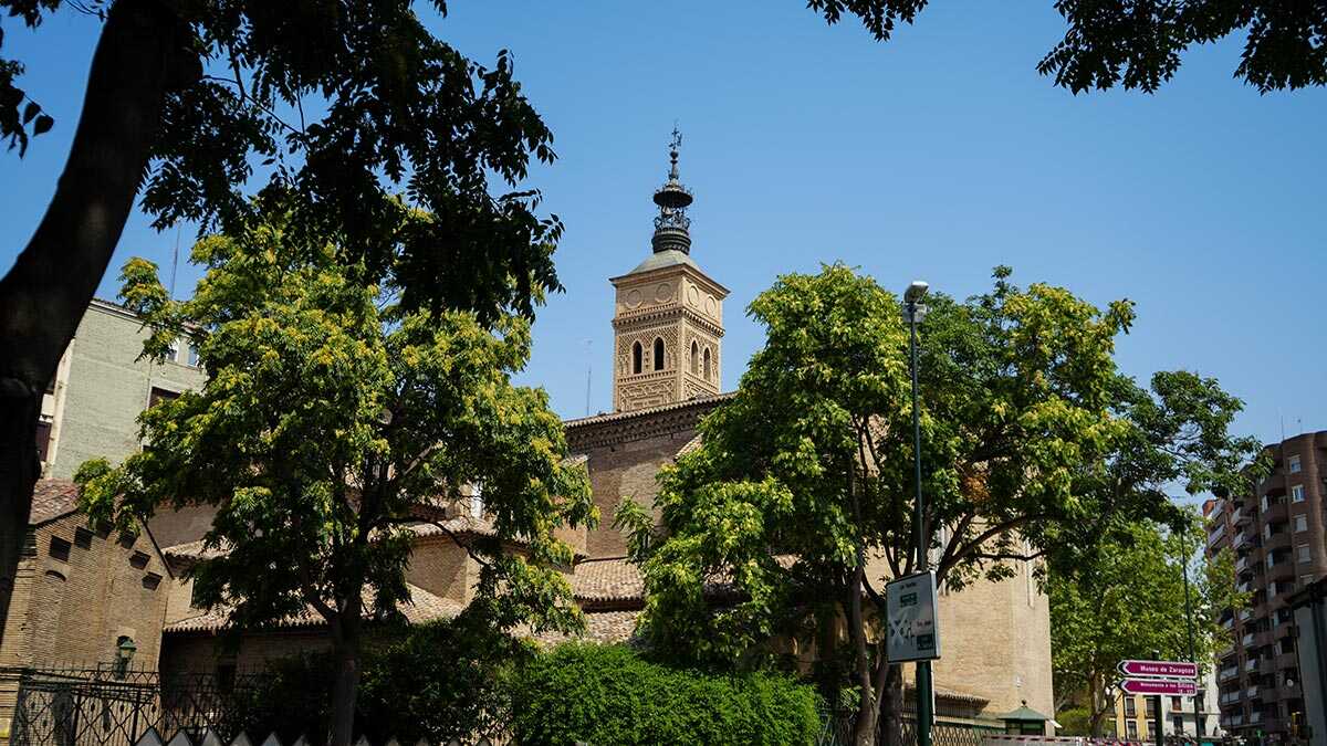 L’église de Saragosse qui guide encore les égarés avec 33 coups de cloche chaque nuit