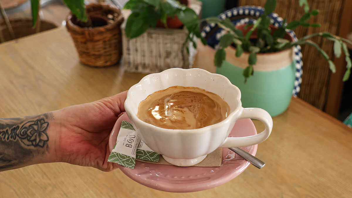 Le café à deux minutes du Pilar qui séduit avec plus de 3 800 avis : « Café et gâteau, un 10/10 »