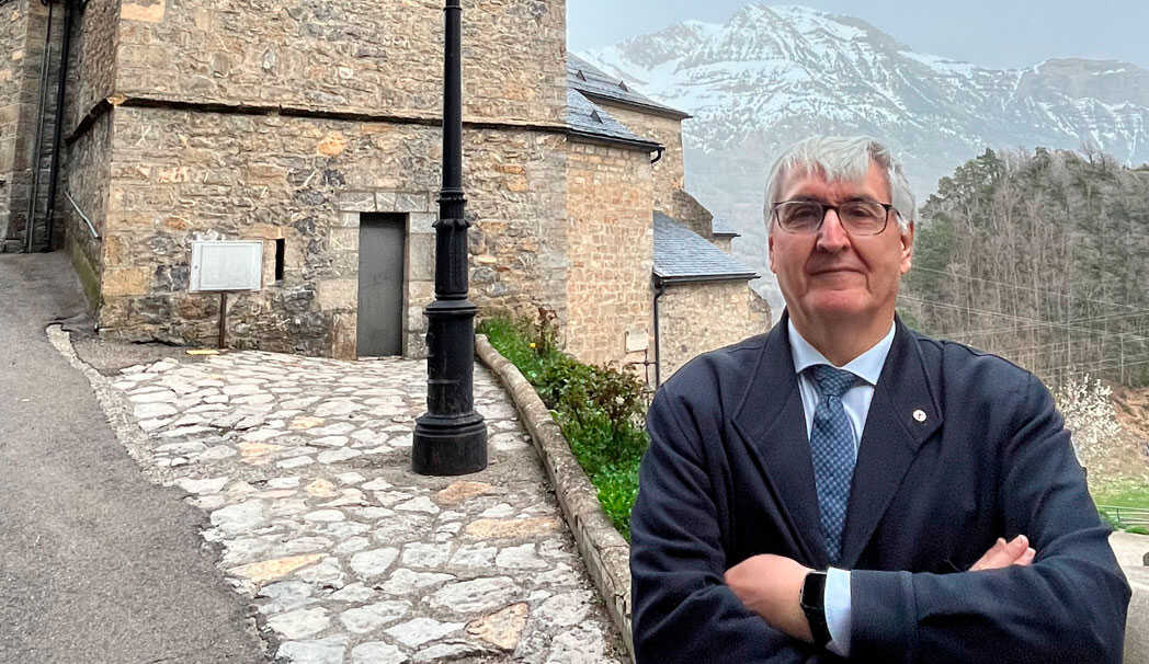 Décès à 73 ans de Domingo Buesa, écrivain aragonais et historien de l’art
