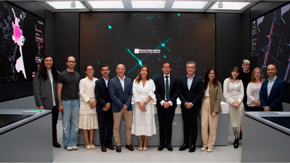 Chueca se rend au Norman Foster Institute à Madrid pour stimuler l’innovation urbaine