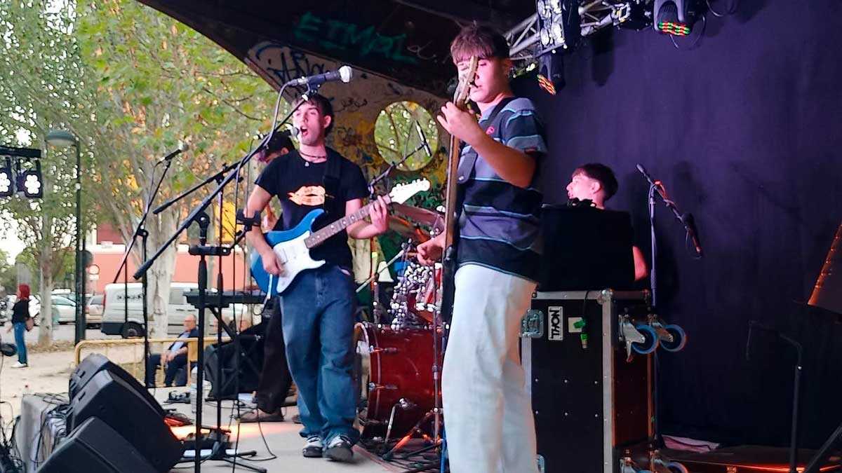 Santa Isabel monte le volume : Santa Rocks revient avec du rock, du punk et du rap