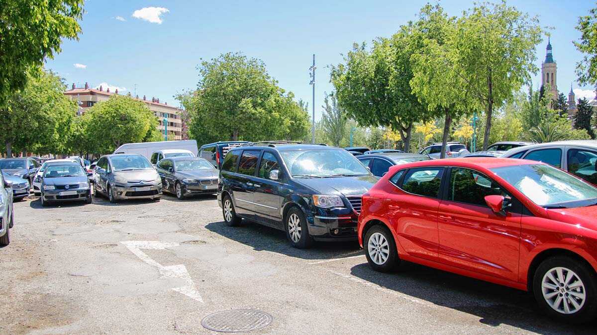 « Je garde la place » : que dit la loi lorsqu’un piéton tente de réserver une place de stationnement