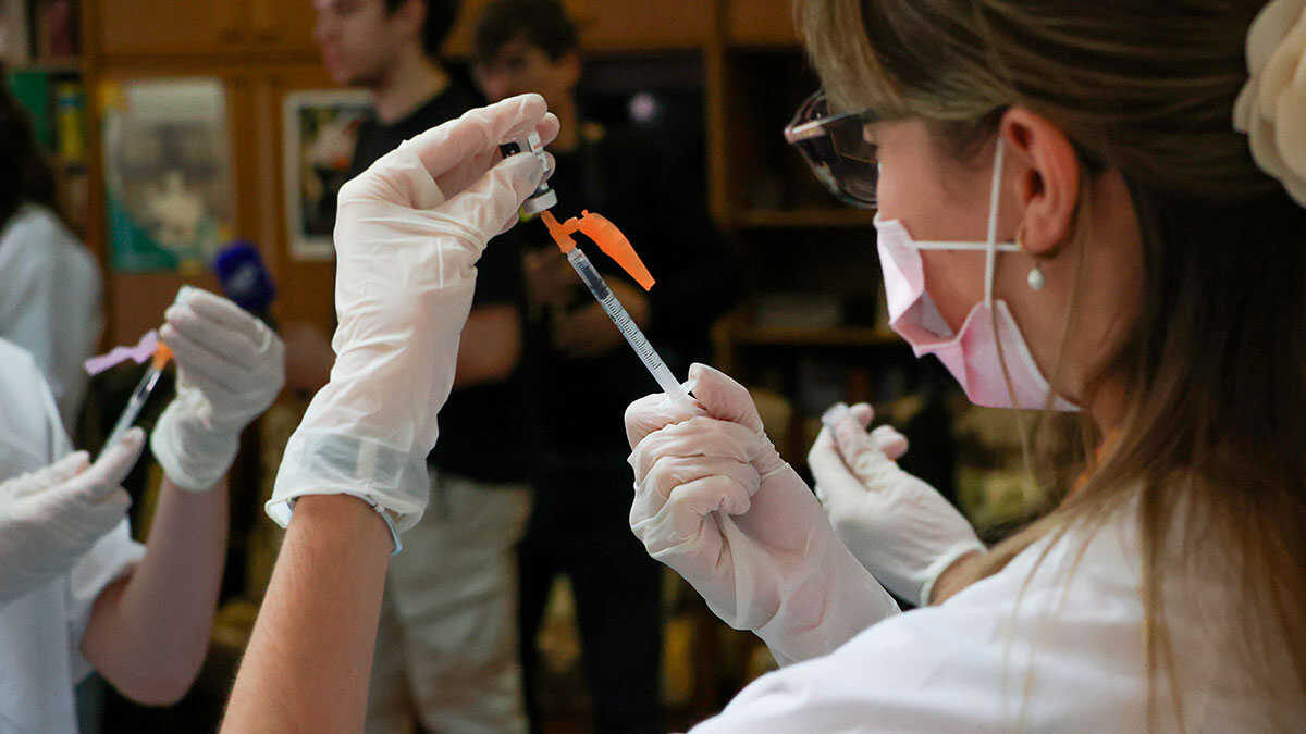 L’Aragon lance la campagne de vaccination contre la grippe, le Covid et le VRS : dates et publics concernés