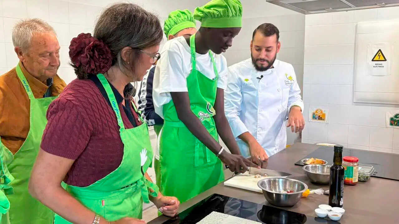 Les élèves d’ATADES inaugurent les XIes Ateliers éducatifs de cuisine inclusive du Club Inclucina