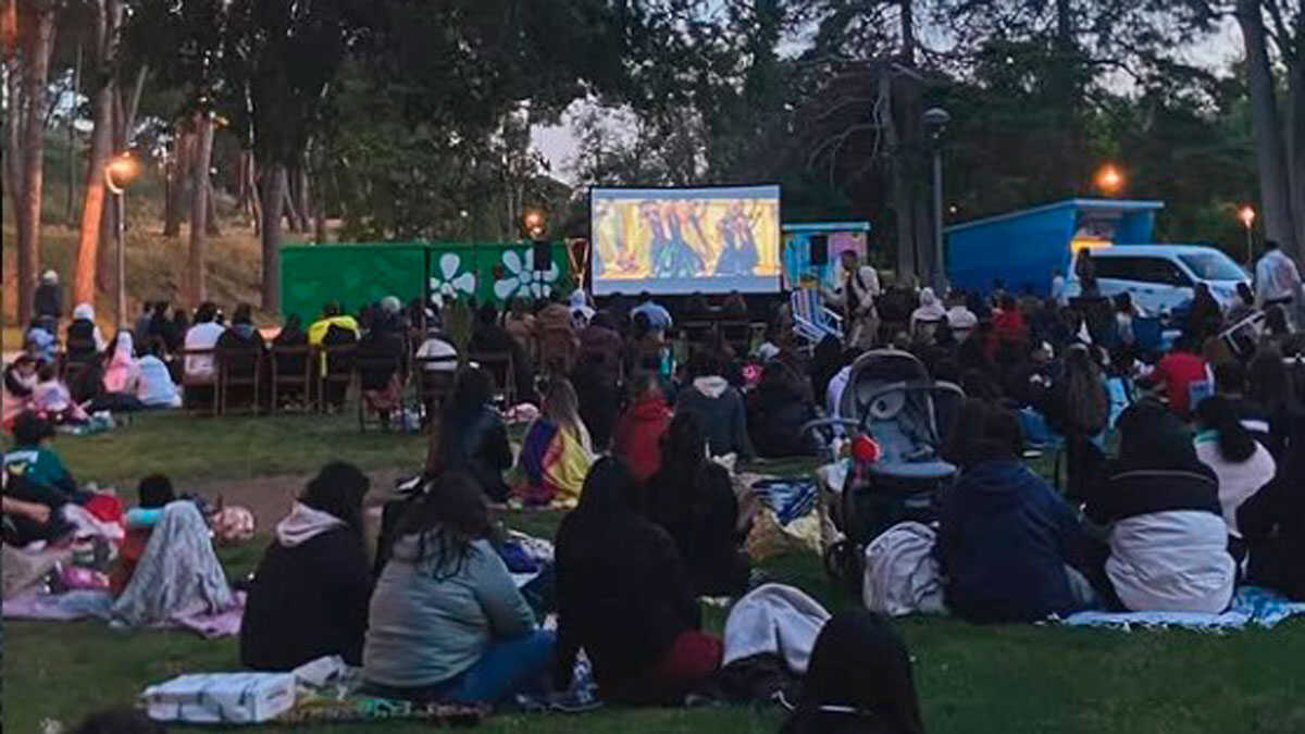 Le cinéma d’été de Saragosse tire sa révérence (pour le moment) avec une dernière séance gratuite dans ce parc