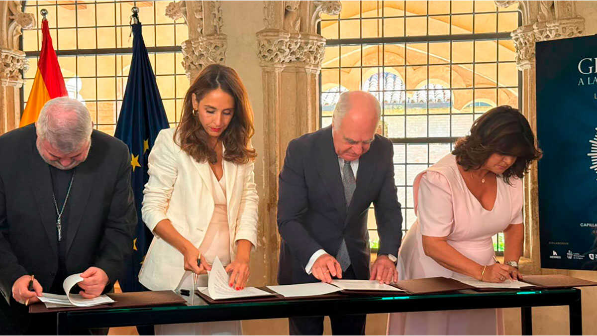 Reliques, bijoux et manteaux au cœur de la dévotion à la Vierge du Pilar : la nouvelle exposition de l’Aljafería