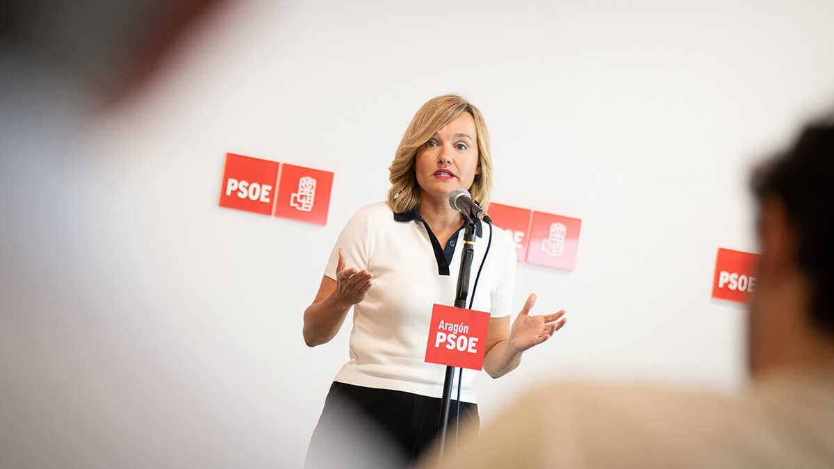 Alegría accuse Azcón d’avoir « jeté par la fenêtre » la culture des accords en Aragon