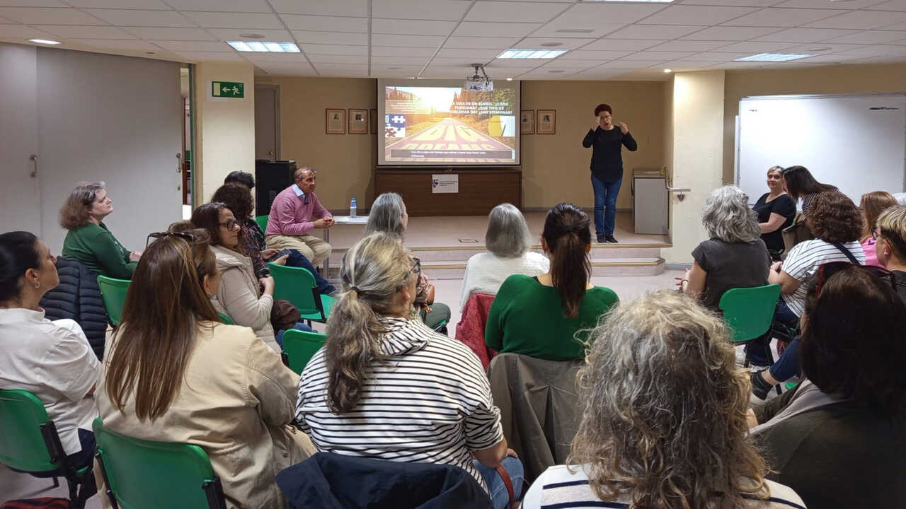 Un appel, une démarche ou une urgence : les barrières invisibles auxquelles font face plus de 11 000 personnes sourdes en Aragon