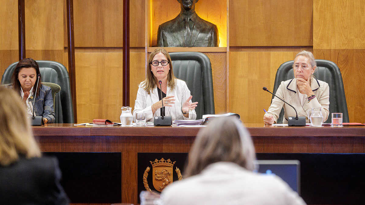 Zaragoza adopte les ordonnances fiscales de 2027 : l’IBI gelé, l’eau et les déchets augmenteront de 2,5 %