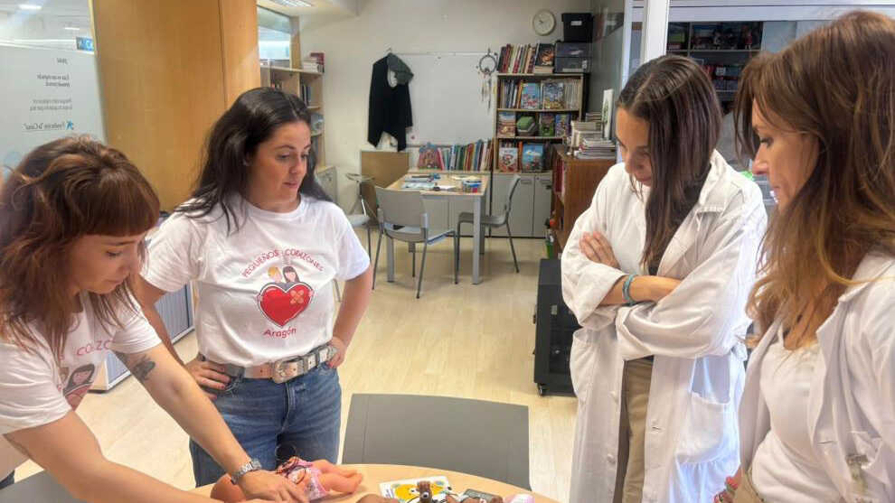 Pequeños Corazones fait don de jouets médicaux au Miguel Servet pour réduire la peur des enfants
