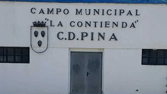 La Fédération aragonaise ferme le terrain de Pina de Ebro et suspend quatre membres du club après l’agression de l’arbitre