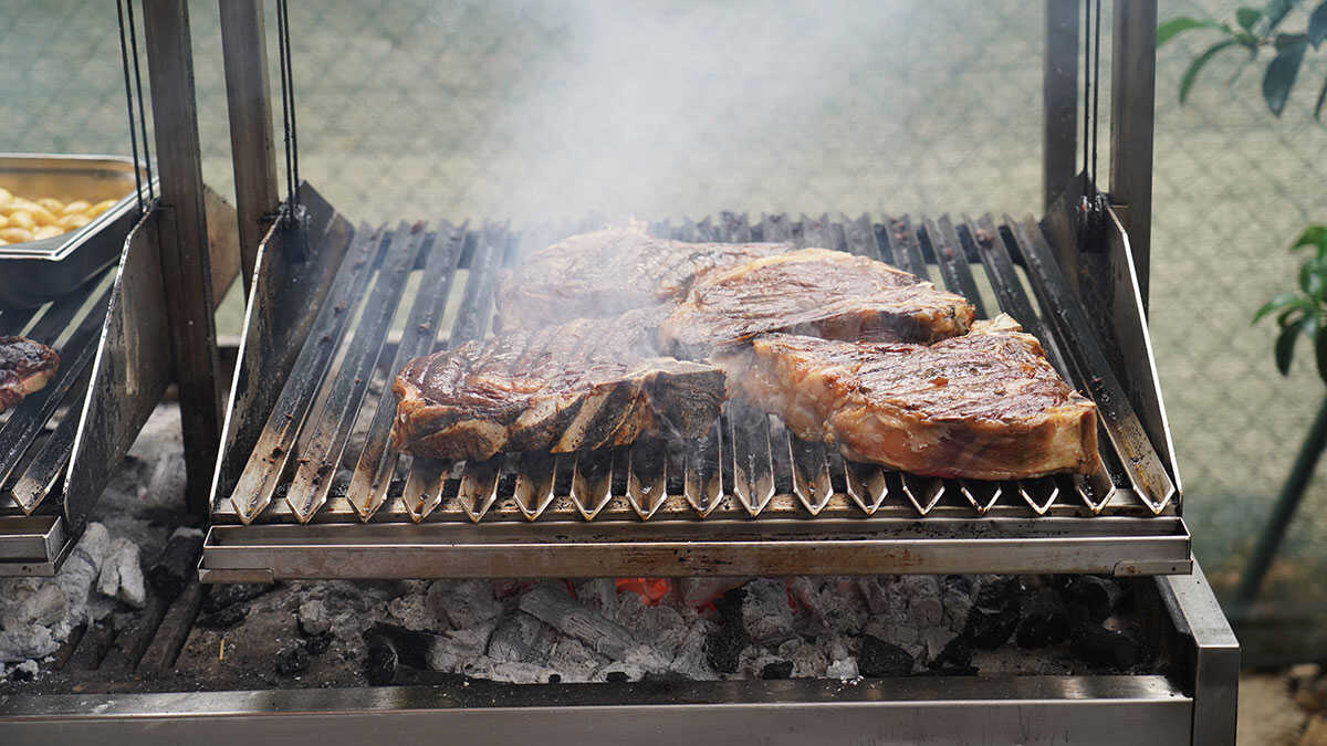 Le Mois du Chuletón démarre avec 90 établissements en Aragon : le « match parfait » entre viande et vin