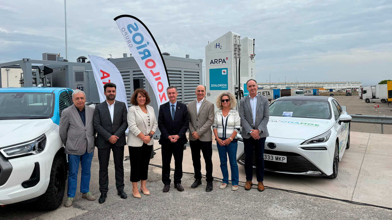 Saragosse réunit la Toyota Mirai et le Hilux FCEV pour présenter la mobilité à hydrogène