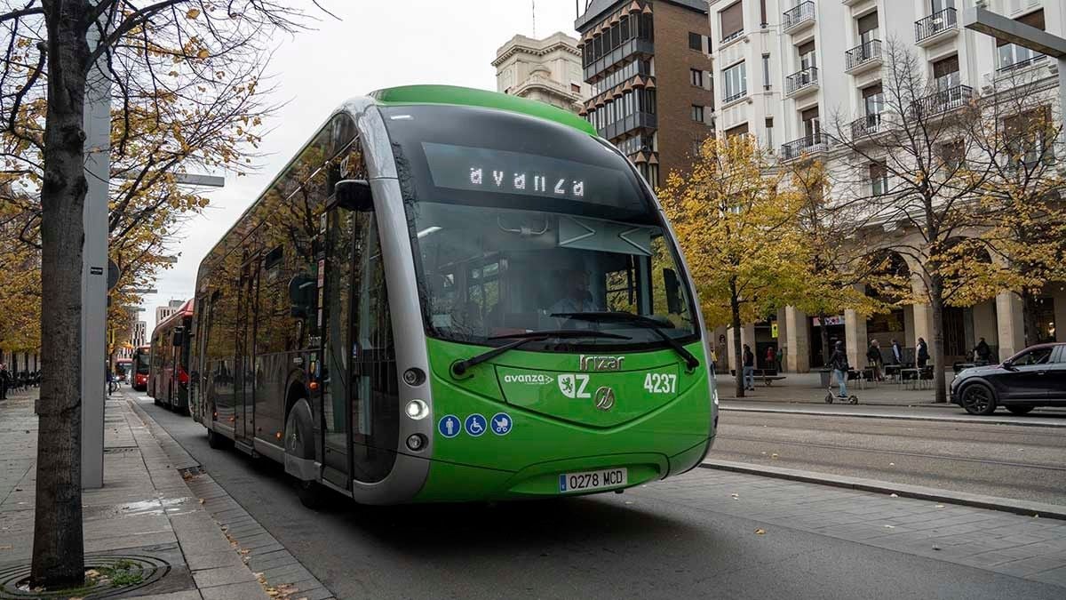 Le spectacle de drones à La Almozara contraint à dévier six lignes de bus à Saragosse