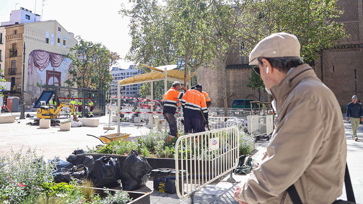 La place San Miguel de Saragosse rouvre entièrement : les bus y font à nouveau halte