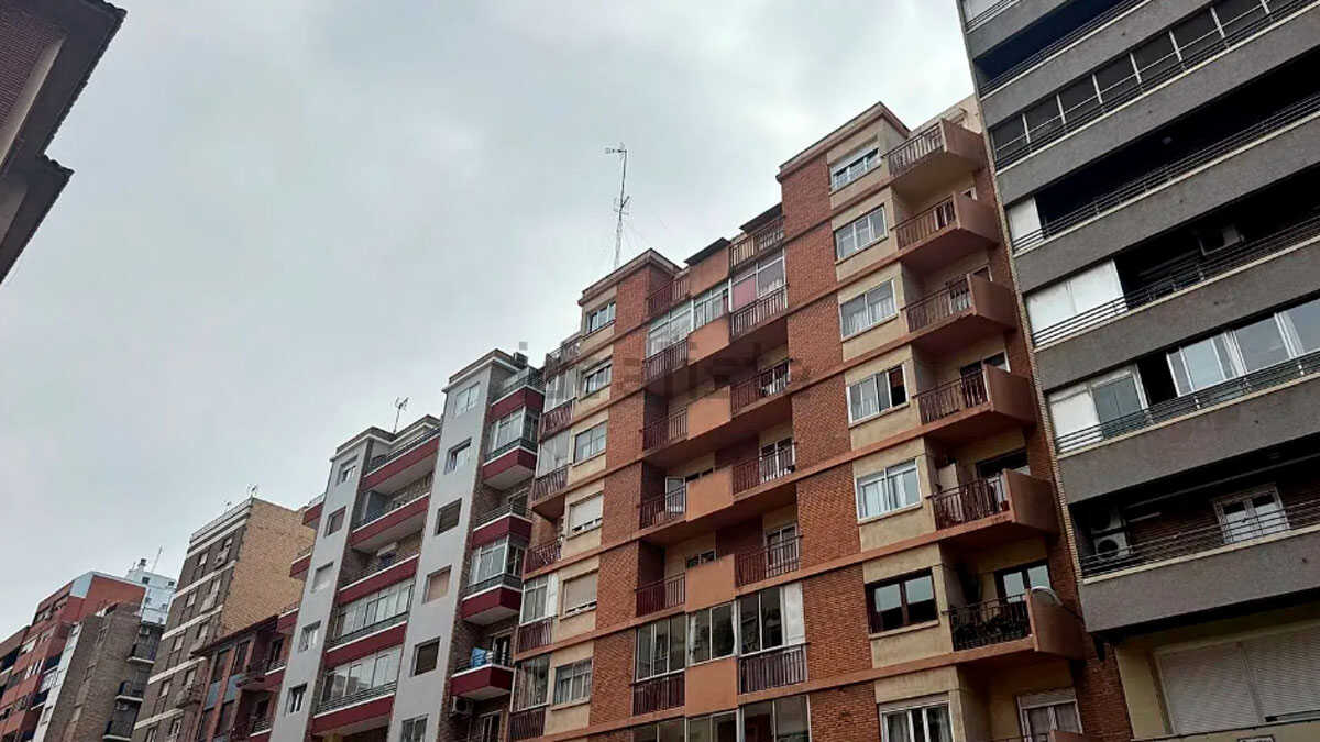 Un appartement lumineux de quatre chambres et deux terrasses à vendre près de l’Université de Saragosse pour 245 000 euros