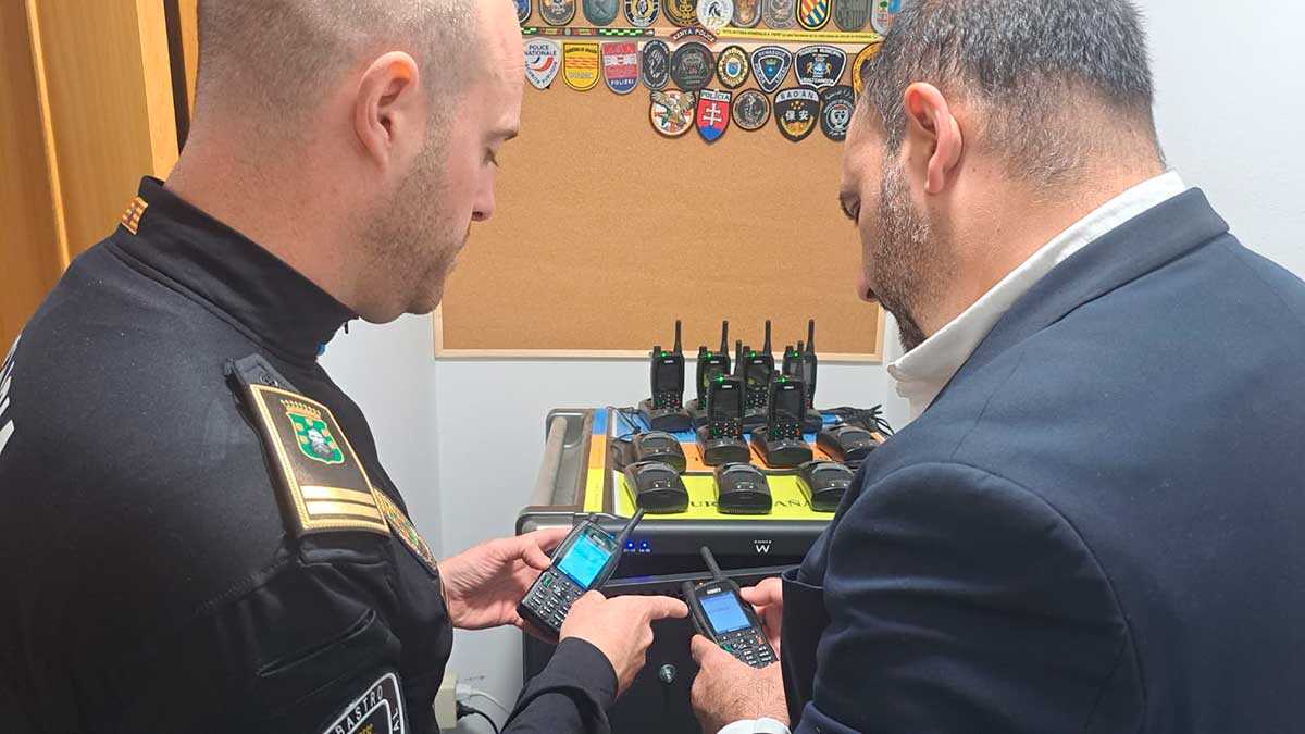 La police de Barbastro s’équipe de nouvelles radios permettant de localiser les agents en temps réel