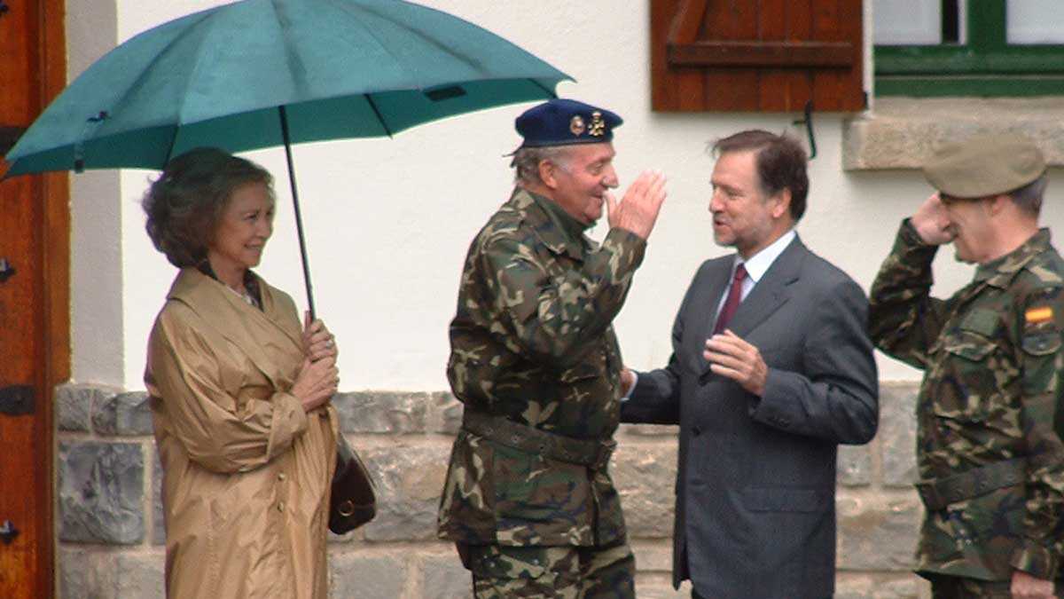 Il y a 20 ans en Aragon : les rois Juan Carlos et Sofía présidaient à Jaca le 50e anniversaire des opérations spéciales