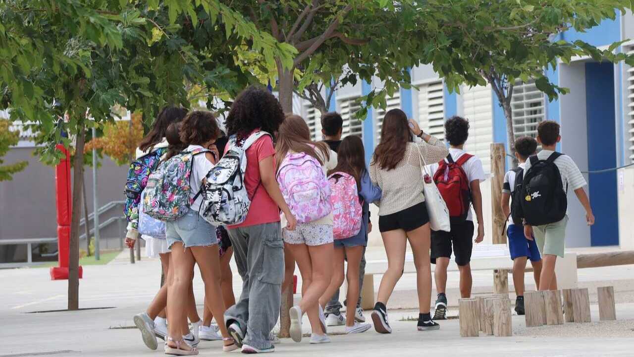 Éducation et syndicats se réuniront en fin de mois pour aborder la régulation des activités périscolaires