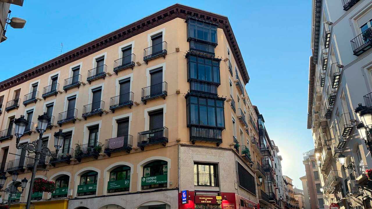L’immeuble historique du centre de Saragosse cherche acquéreur pour 12 millions d’euros : 12 logements et trois locaux