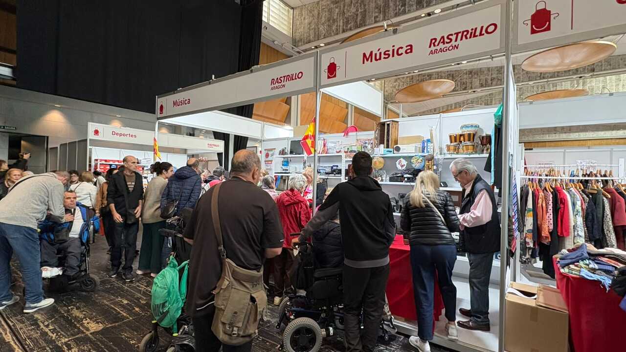 Le Rastrillo Aragón se remplit de personnes solidaires : « Je trouve toujours quelque chose d’intéressant et bon marché à emporter »