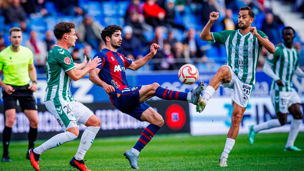 Un penalty controversé retiré gâche les débuts de Rudé à El Alcoraz contre l’Antequera