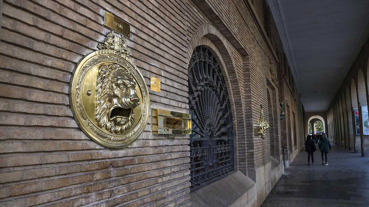 Les emblématiques boîtes aux lettres-lions de Correos reviennent sur le paseo Independencia de Saragosse