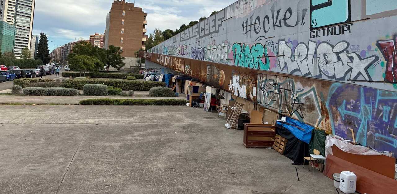 Le campement près du parc Castillo Palomar s’agrandit et inquiète les habitants de Delicias