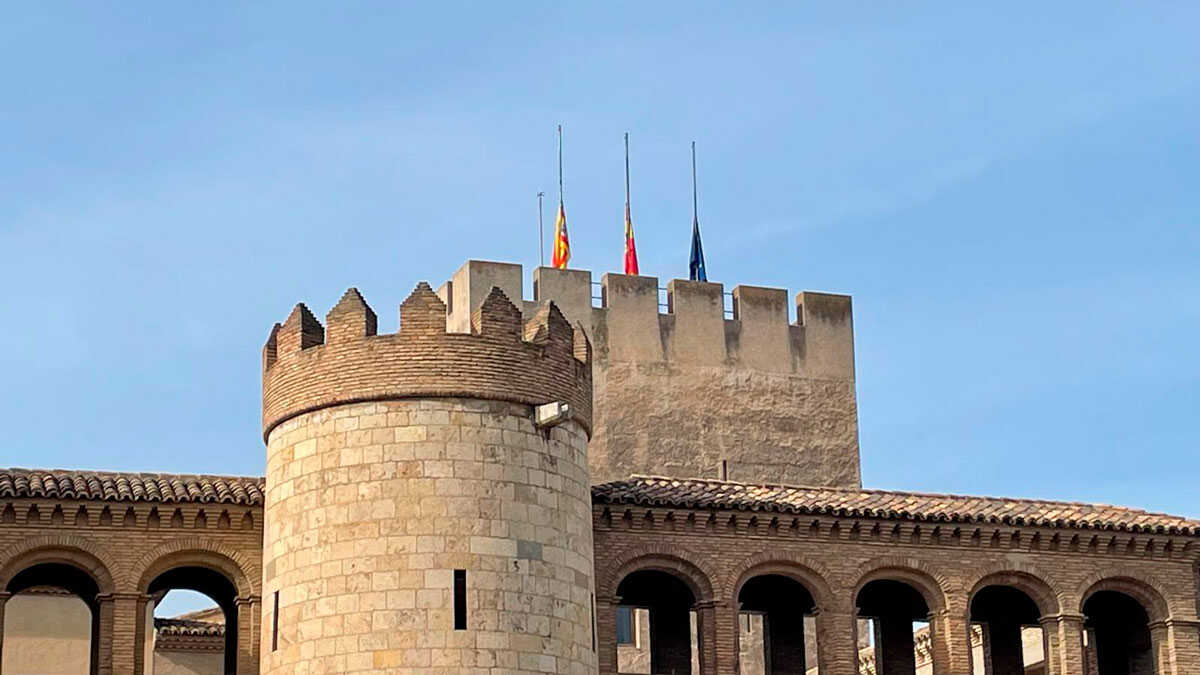 Les drapeaux d’Aragon en berne après le tragique accident ferroviaire à Tolède